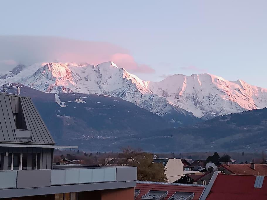 Le Meribel - Conciergerie De La Yaute 萨莱切 外观 照片